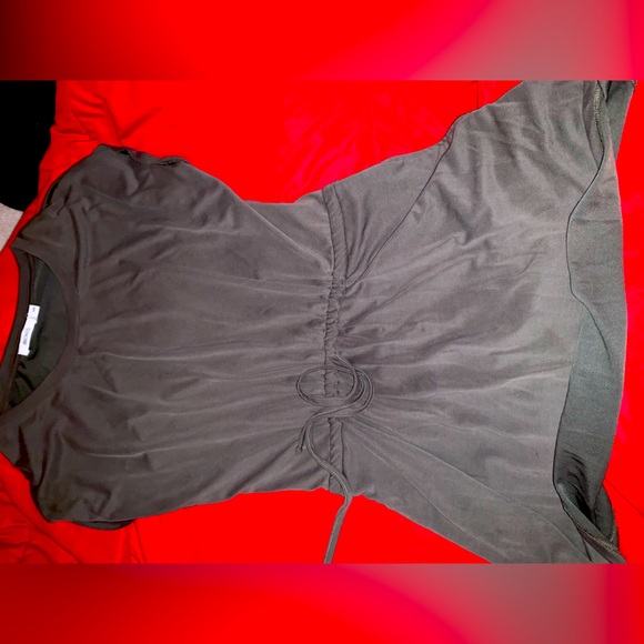 Green short dress - Picture 1 of 2